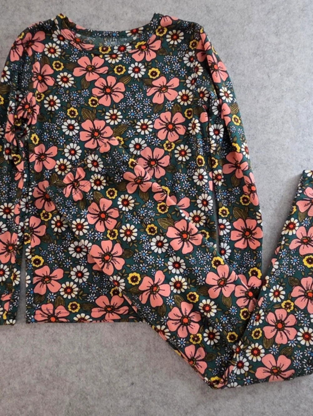 Cat & Jack Youth Floral Long Sleeve Pajama Set - size 10